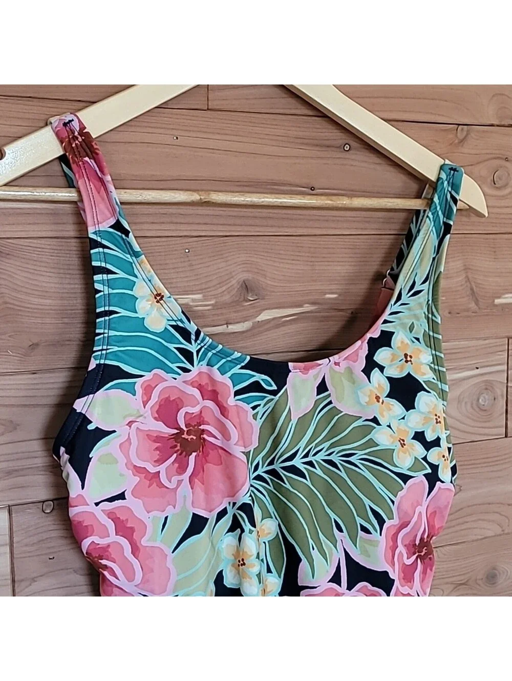 Hurley Women's Floral One-Piece Swimsuit with Back Cutout, NWOT, Size M